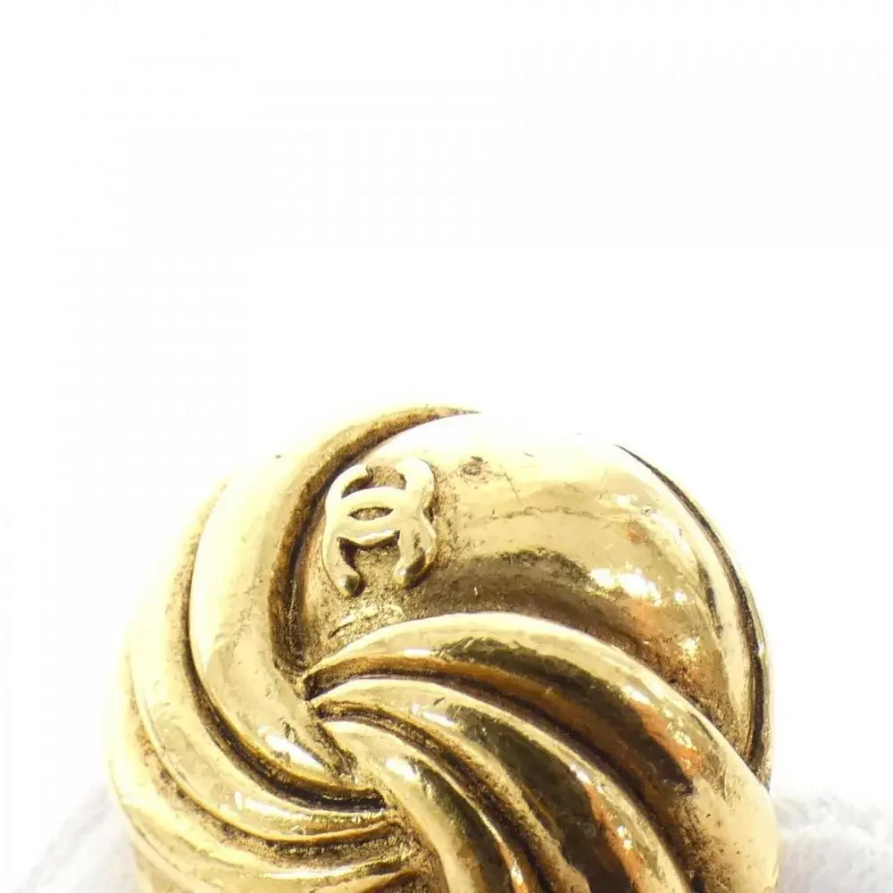 CHANEL gold earrings